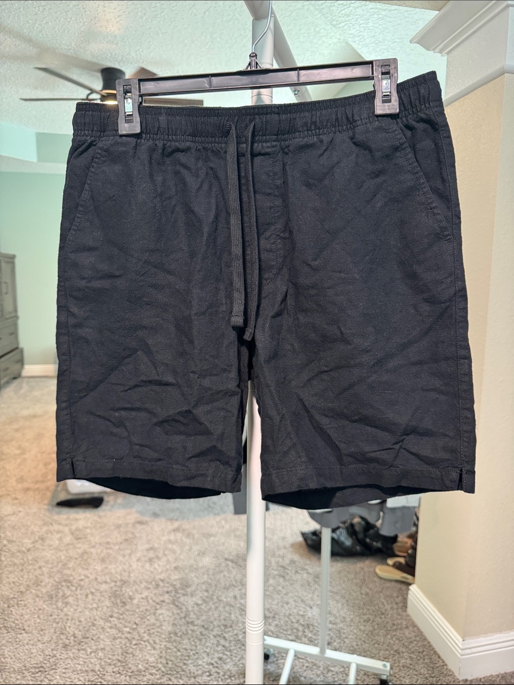 Men's Black Drawstring Linen-Blend Shorts